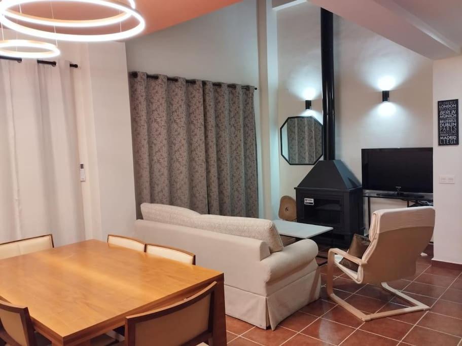 Suite En Sierramagna, Piscina Abierta El Ronquillo Zewnętrze zdjęcie
